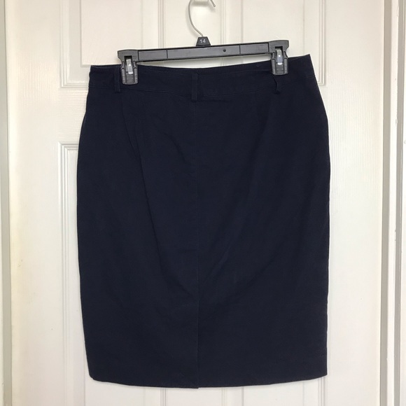 Lauren Ralph Lauren Pencil Skirt. Size 6 - Picture 3 of 8